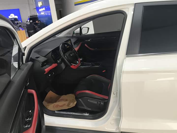 Фото 9 - Geely Emgrand GS