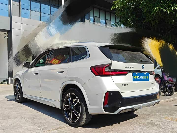 Фото 2 - BMW iX1