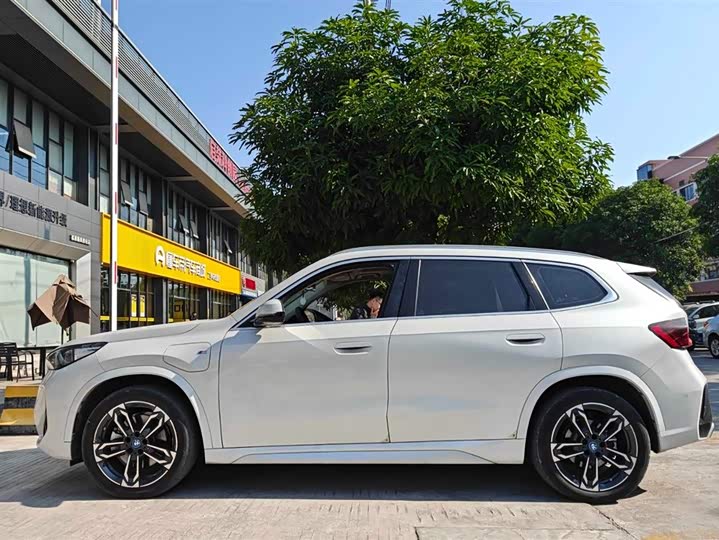 Фото 3 - BMW iX1