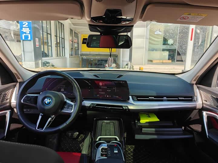 Фото 6 - BMW iX1