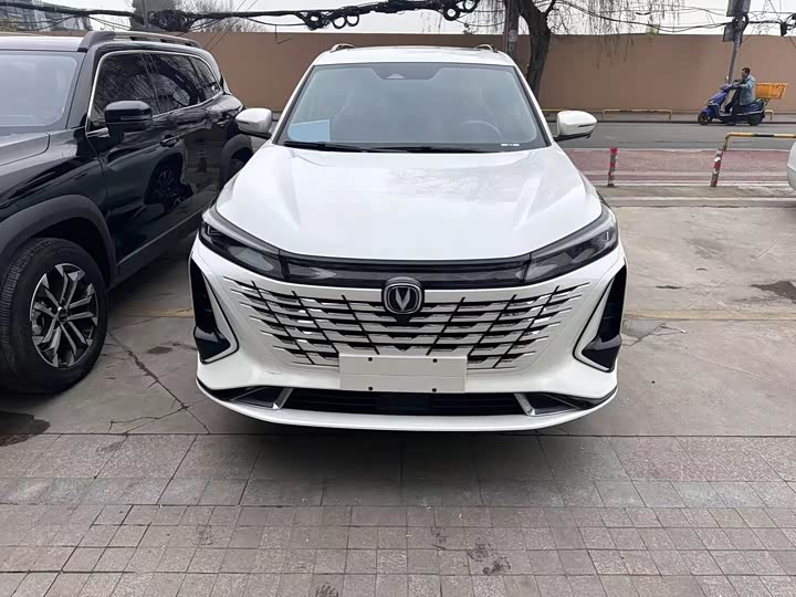 Фото 2 - Changan CS75 Plus