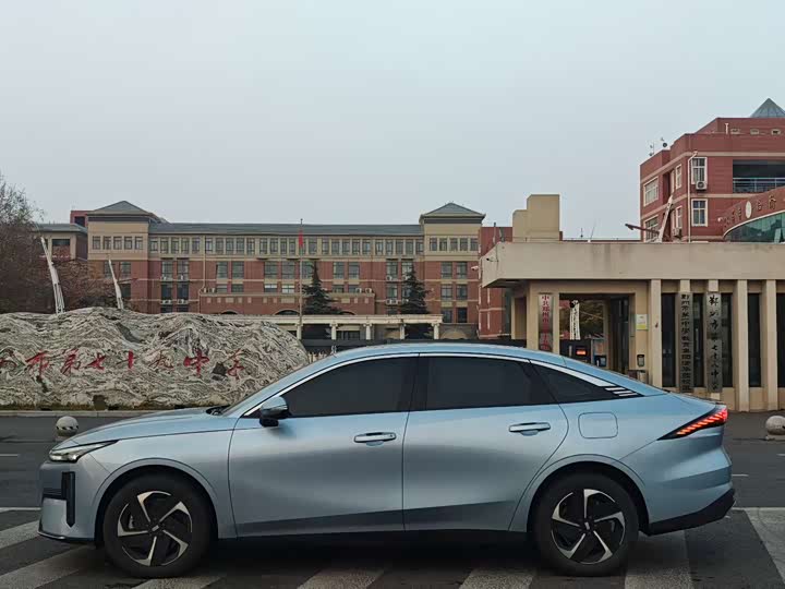 Фото 6 - Geely Galaxy L6