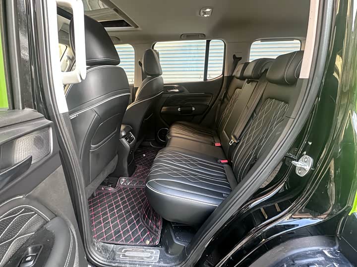 Фото 4 - Tank 300