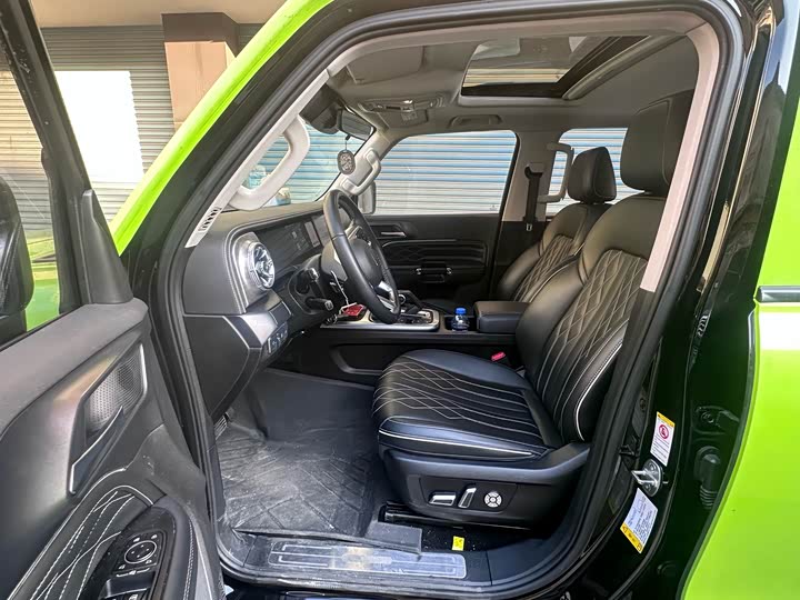 Фото 7 - Tank 300