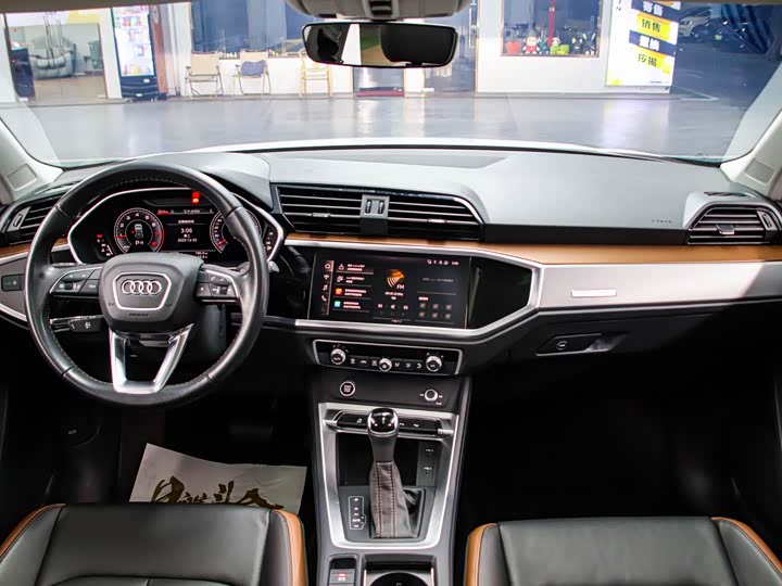 Фото 4 - Audi Q3