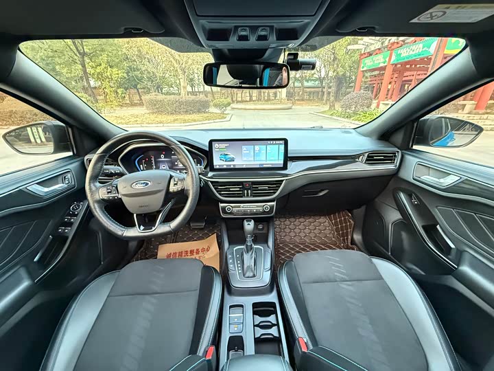 Фото 5 - Ford Focus