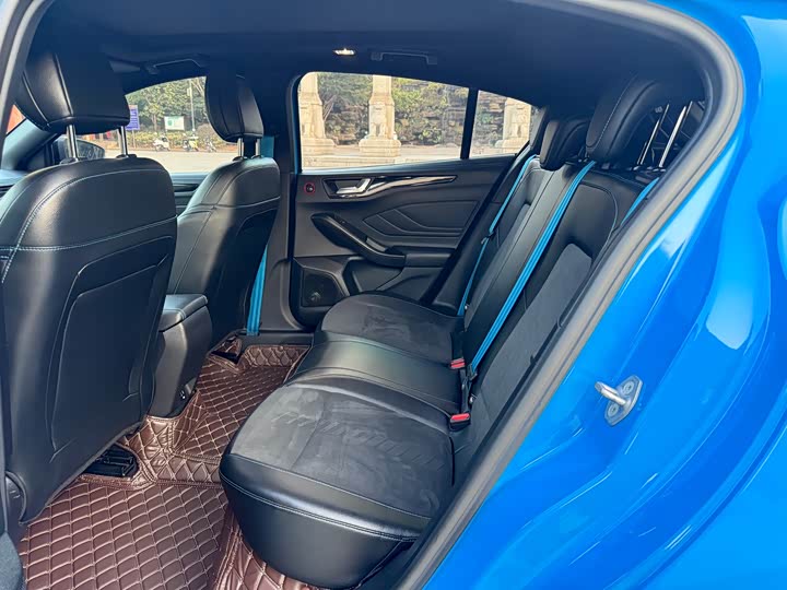 Фото 6 - Ford Focus