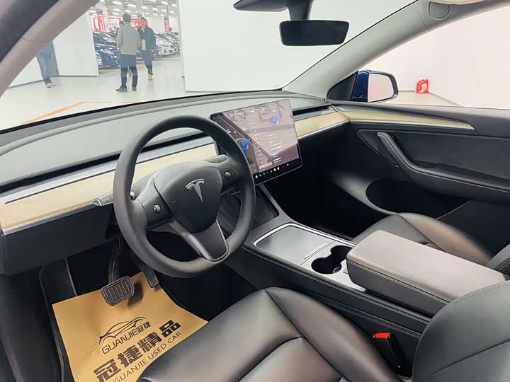 Фото 6 - Tesla Model Y