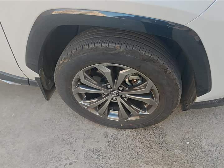 Фото 6 - Toyota RAV4