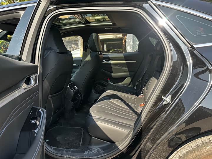 Фото 6 - Geely Preface