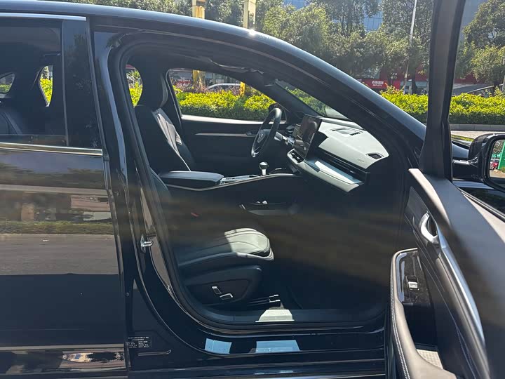 Фото 8 - Geely Preface