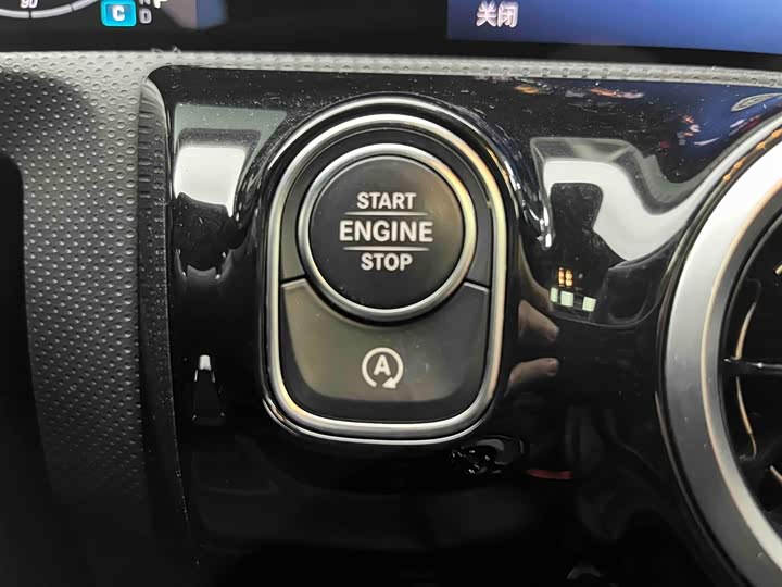 Фото 4 - Mercedes-Benz A-Class