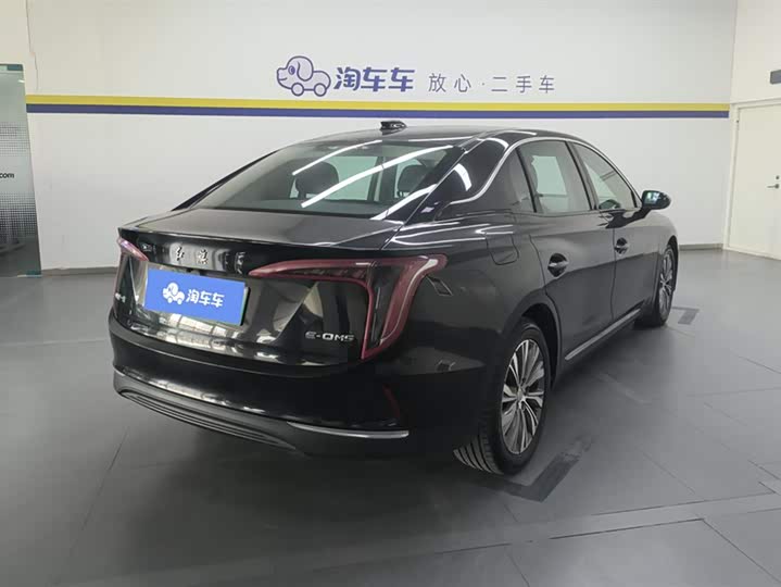 Фото 3 - Hongqi E-QM5