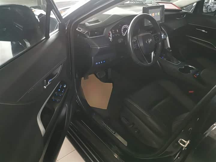 Фото 8 - Toyota Harrier