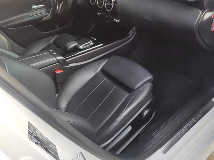 Фото 8 - Mercedes-Benz A-Class