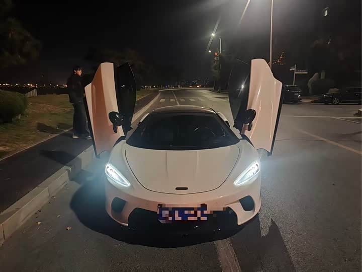 Фото 4 - McLaren GT