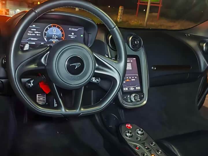 Фото 6 - McLaren GT