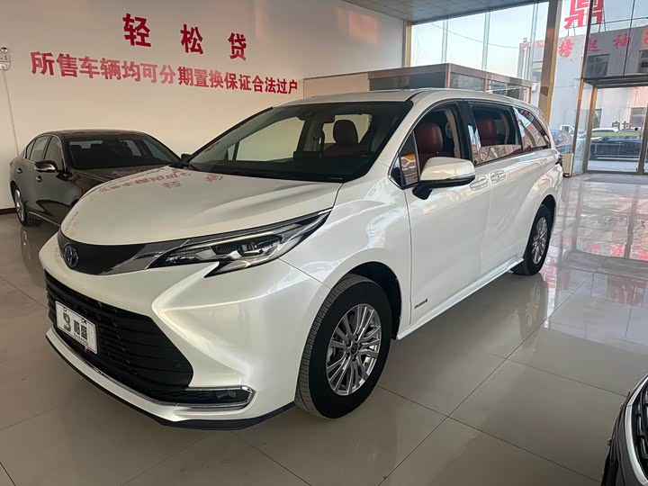 Фото 3 - Toyota Sienna