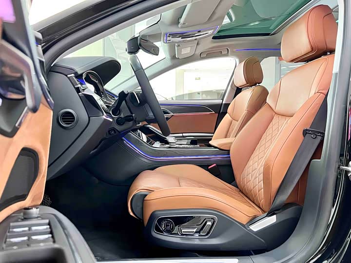 Фото 7 - Audi A8