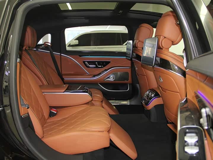Фото 9 - Mercedes-Benz Maybach S-Class