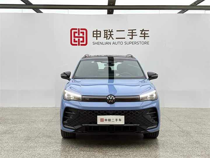 Фото 2 - Volkswagen Tiguan L Pro