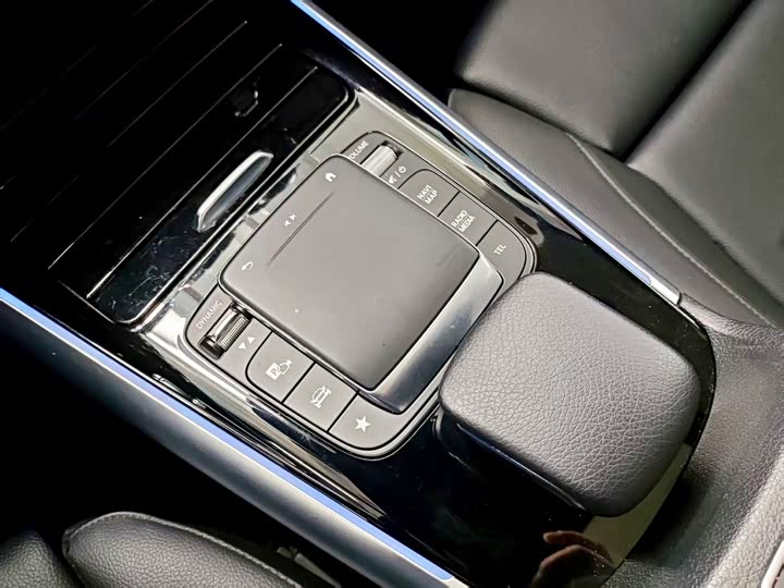 Фото 9 - Mercedes-Benz GLA-Class