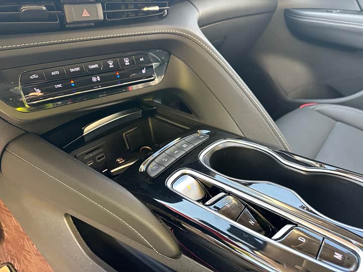 Фото 8 - Buick Envision Plus