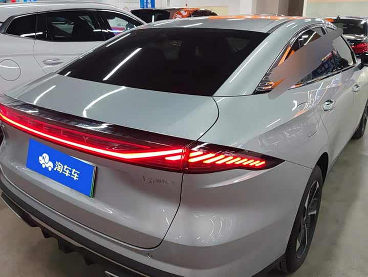 Фото 3 - Geely Galaxy L6