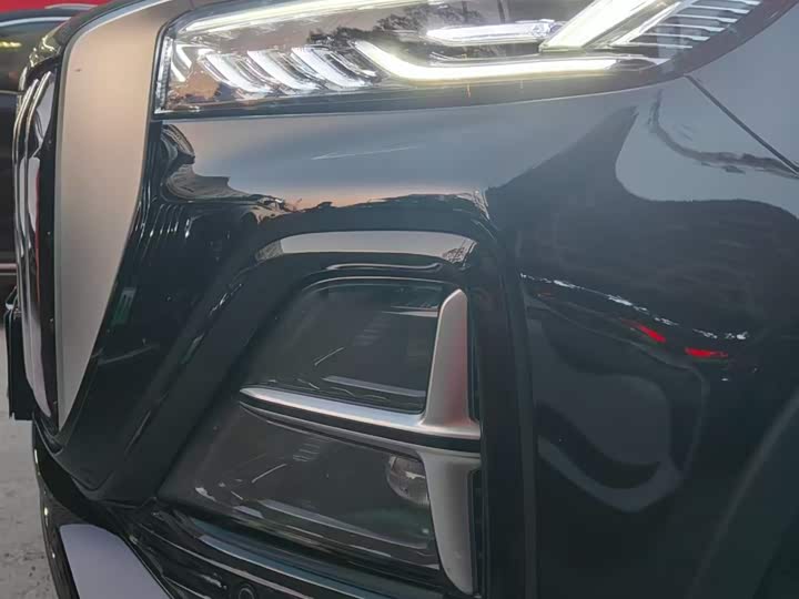 Фото 3 - Hongqi HS5