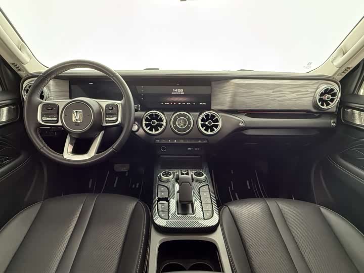 Фото 5 - Tank 300