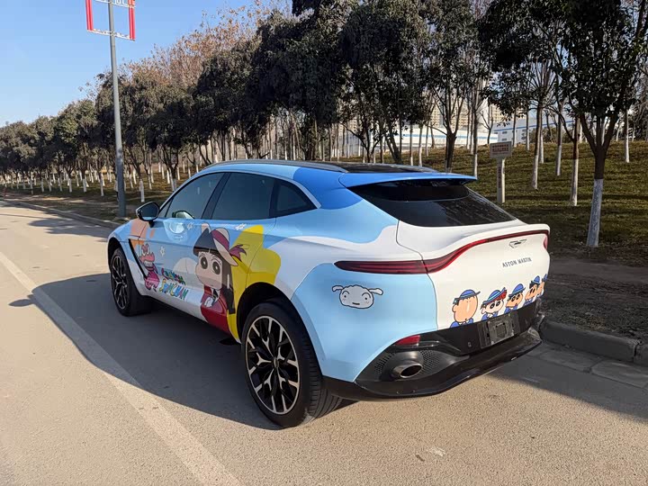 Фото 2 - Aston Martin DBX