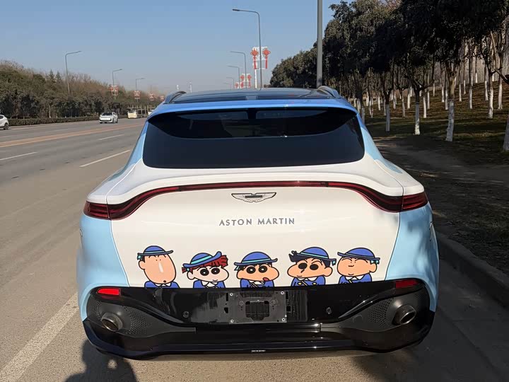 Фото 3 - Aston Martin DBX