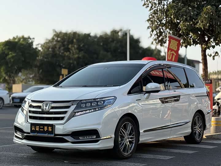 Фото 1 - Honda Elysion