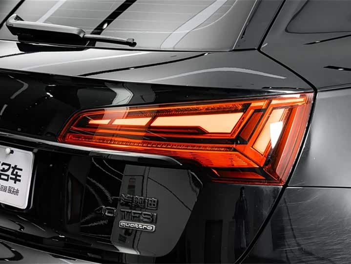 Фото 9 - Audi Q5L