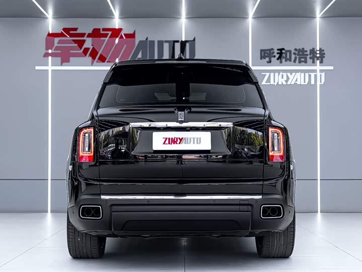 Фото 6 - Rolls-Royce Cullinan