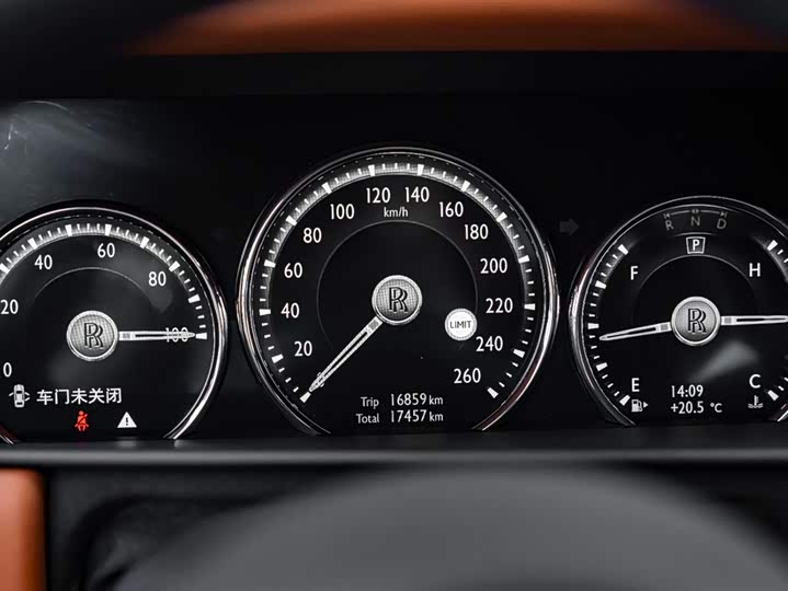 Фото 8 - Rolls-Royce Cullinan