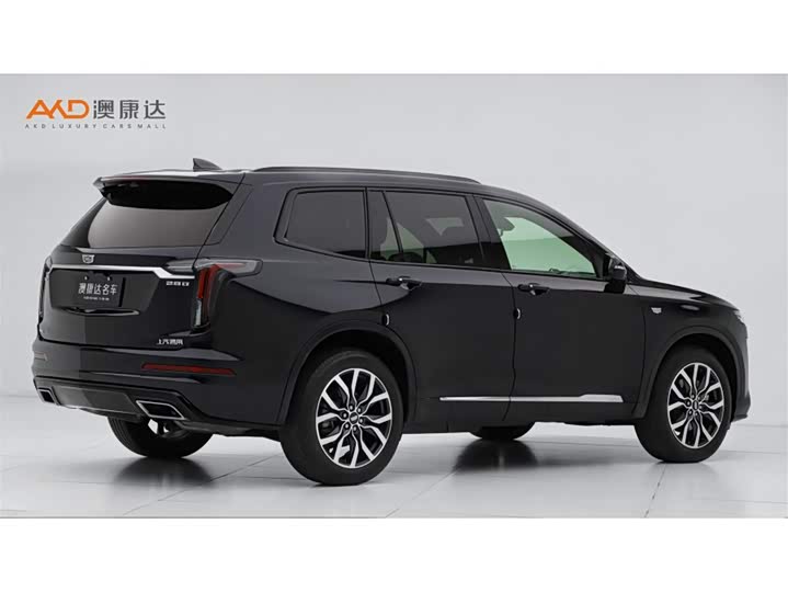 Фото 3 - Cadillac XT6
