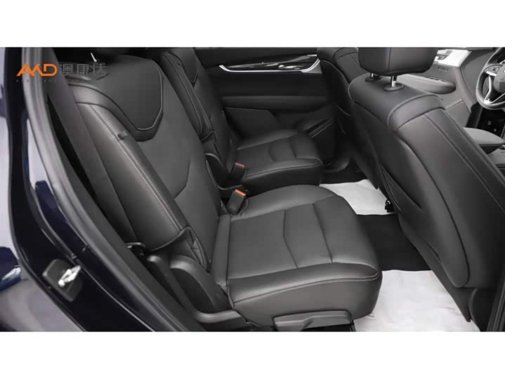 Фото 8 - Cadillac XT6