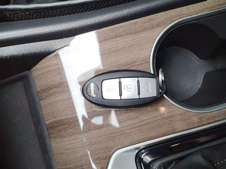 Фото 9 - Nissan Teana