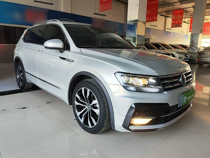 Фото 4 - Volkswagen Tiguan L Pro