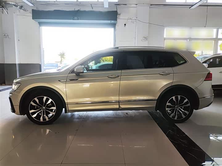 Фото 5 - Volkswagen Tiguan L Pro