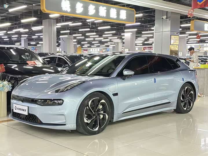 Фото 1 - Zeekr 001