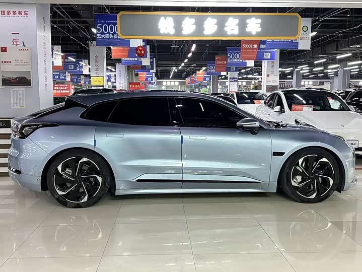 Фото 4 - Zeekr 001