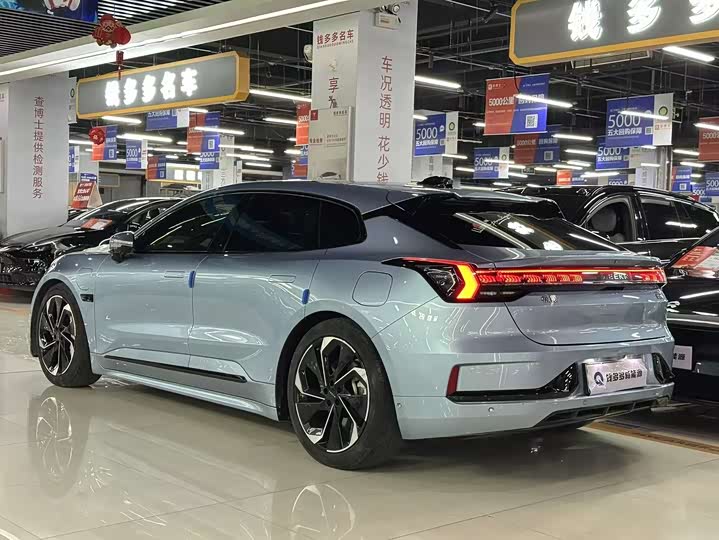 Фото 5 - Zeekr 001