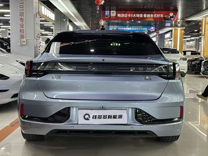 Фото 6 - Zeekr 001