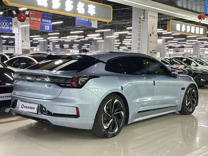 Фото 7 - Zeekr 001