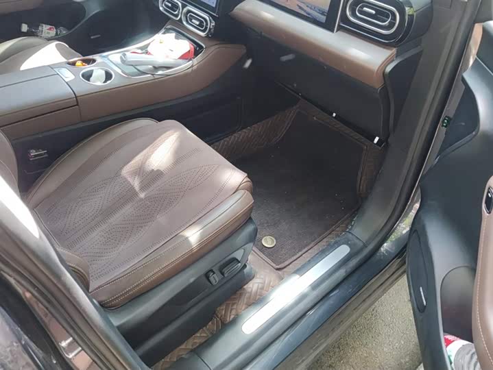 Фото 8 - Leapmotor C11