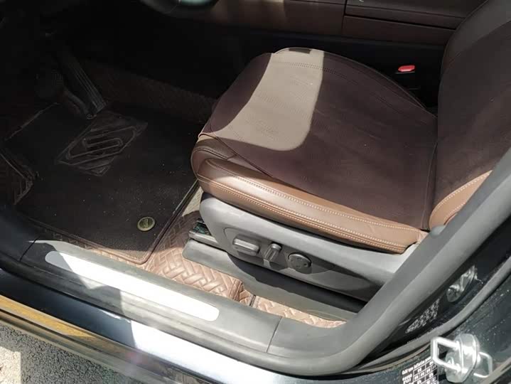 Фото 9 - Leapmotor C11