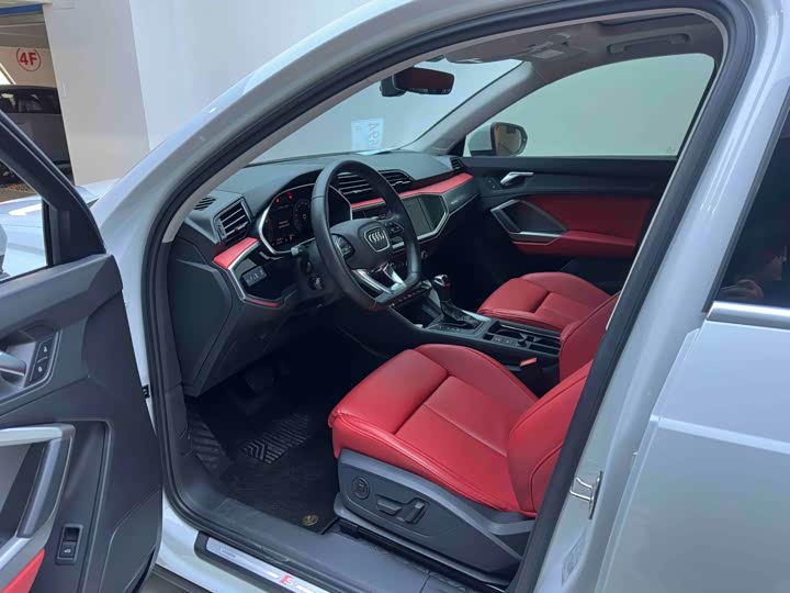 Фото 9 - Audi Q3