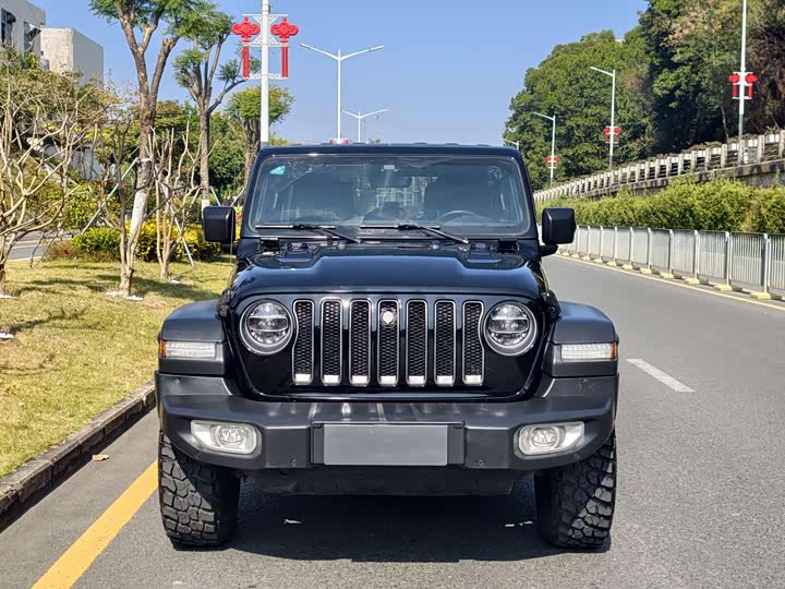 Фото 2 - Jeep Wrangler